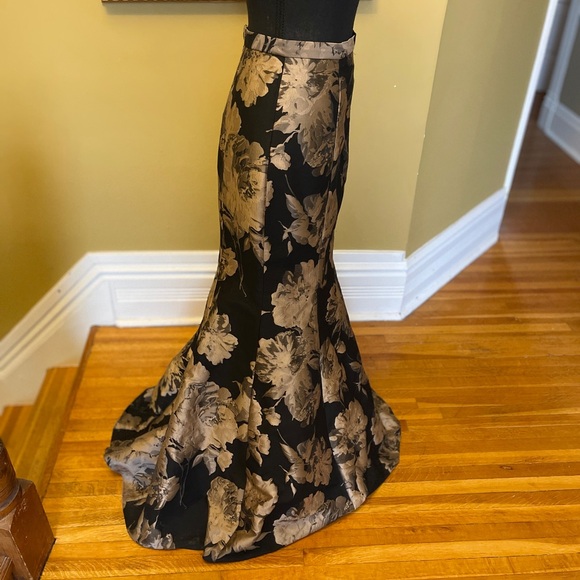 Formal skirt size 2 - Picture 1 of 9